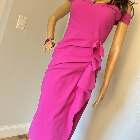 Chiara Boni - La Petite Robe sheath knee length evening dress. Worn once. - Picture 3 of 8